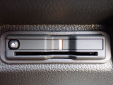 ■【ETC車載器】が装備されています。セットアップをしてお渡しとなり、ETCカードを差し込むだけで高速道路の利用が可能です。