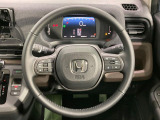 【純正革巻きステアリング】上質な革を使用することで、手にしっかり馴染みとても運転しやすいハンドルです♪