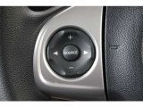 ハンドル左部分でオーディオ操作が可能。そのため、運転中でも目線をずらさずに安全運転♪また、メーターの表示切替もダイヤル式でお好みに合わせられます