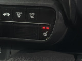 運転席側にはシートヒーターが付いています!寒い日に便利な装備ですね。