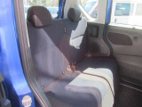 後部座席も乗り心地良好◎掲載後すぐに販売が決まってしまう場合もございますのでご来店前にお電話でご予約を頂ければ幸いです。