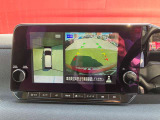 アラウンドビューモニター付きですので、車庫入れも楽々です。