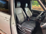 運転席シート廻りは使用感も少なく、良好な状態となっています。前オーナー様が丁寧に使っていたことがよくわかりますね。
