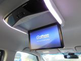 後席は純正フリップダウンモニターが装着済です。これは嬉しい装備済アイテムです!