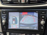 駐停車には便利なアラウンドビューモニター搭載。サイドモニターの切り替えも可能です。