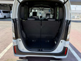 リアシート後方には荷物を収納するには充分なラゲッジスペースもがございます!
