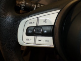 【ステアリングリモコン】ステアリングにオーディオ調節可能なスイッチが装備されていますので運転中でも視線をそらさずにオーディオの調節が可能です!