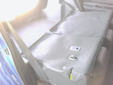 リアシートを倒せば広々荷室の出来上がり♪アレンジ次第でさまざまな荷物が積み込めますよ。
