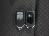 スマートキー付!キーを取り出さなくてもドアロックの施錠・開錠、エンジンの始動が出来ます!雨の日や荷物の多い日にとても便利ですね♪