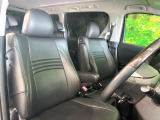 運転席まわりには十分なスペースがあり、大柄な方でもゆったり運転していただける環境です。