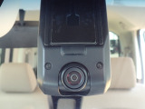 ◆【ドライブレコーダー】映像・音声などを記録する自動車用の装置です。もしもの事故の際の記録はもちろん、旅行の際の思い出としてドライブの映像を楽しむことができます。