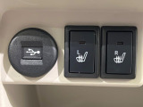 【シートヒーター】寒い日に重宝するシートヒーター!エアコンより早く温まってくれるので寒がりの人も安心ですね♪エアコンの温風は乾燥するから苦手、という方にもをおすすめです。