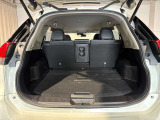 ラゲッジルームも広々、開口部が広く荷物を積む時も積みやすくなっています!