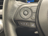 【 ステアリングスイッチ 】手元のスイッチでナビ操作が可能です。非常に便利な機能です。取り付けのナビによってはオプション設定となっております。