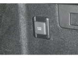 トランク内AC100V/100Wのアクセサリーソケットが付いています。