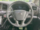 【純正革巻きステアリング】上質な革を使用することで、手にしっかり馴染みとても運転しやすいハンドルです♪
