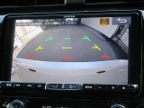 バックガイドモニターで、後方を確認しながら安心して駐車することができます。運転初心者も熟練者も必須の機能ですよ!