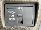 【パワースライドドア】スマートキーや運転席のスイッチでスライドドアの開閉が可能♪電動だから力を入れてドアを開ける必要が無く、小さいお子様でも、重い荷物を持っている時もラクに開け閉めできます♪