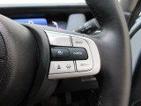 ハンドル右側にはクルーズコントロールのスイッチが装備され運転中の操作も安心して行えます!