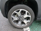 スタイリッシュなアルミホイール☆タイヤの溝もバッチリです!!