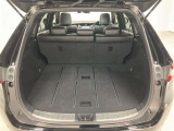 広々としたラゲージスペースを備えています。高さがあるので腰を屈めず荷物の出し入れがしやすいです。