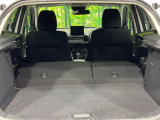 普段のお買い物や通勤、送迎等に十分な荷室スペースを確保しております。セカンドシートを倒すと、大きな荷物の積載も可能です♪