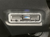 ハンドルの左下にETCがついています。高速道路の料金所の通過も楽々です。 カードの取り出しもしやすい場所についています。