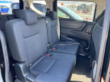 後部座席も気になるようなキズ・汚れやへたり等、大きなダメージはなく、良好な状態です。