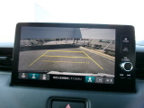 リアカメラが装備されています。バックにいれるだけでナビ画面に映ります。後方の安全確認や、狭い駐車場での車庫入れ、雨の日や夜間などに便利です。安全、安心にバックするためには必須アイテムですね。