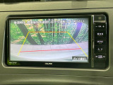 【バックカメラ】駐車時に後方がリアルタイム映像で確認できます。大型商業施設や立体駐車場での駐車時や、夜間のバック時に大活躍!運転スキルに関わらず、今や必須となった装備のひとつです!