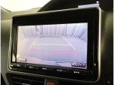 バックガイドモニターで、後方を確認しながら安心して駐車することができます。運転初心者も熟練者も必須の機能ですよ!