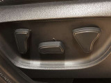 パワーシート搭載。微妙な調整が手軽にでき、ピッタリのポジションで運転することが可能です。