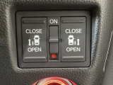 【両側パワースライドドア】両側がパワースライドドアになっており、運転席のスイッチやスマートキーでも開閉が可能です!開口部も広いので乗り降りも楽々♪