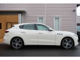 新車・中古車キャンペーン実施中!高年式から低年式まで数多く揃えております。乗出し総額やご希望金額等メールお電話にてご相談お問い合わせ下さい。