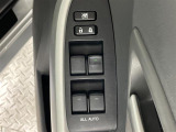 【パワーウインドウ】運転席のスイッチで、各席の窓ガラスの開閉ができます!あると便利ですよね!
