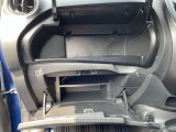 助手席前の収納。グローブボックスは2段にわかれています