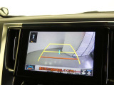 車庫入れや駐車で威力を発揮するのがバックモニター!ナビディスプレイに後ろの様子が映し出されるから安心です。