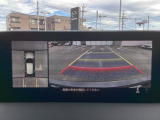 狭い場所での駐車やすれ違いなどでより的確な運転操作に役立つ360&deg;ビューモニターが装備されています。