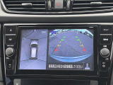 【アラウンドビューモニター】駐車時にまるで空から自分の車を見ているかのような映像を映し出して、安全に確認できる機能です!