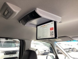 リア席モニター装備です。後部座席のお子様を退屈させません♪