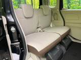 後部座席も気になるようなキズ・汚れやへたり等、大きなダメージはなく、良好な状態です。
