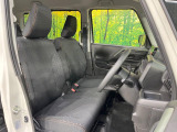運転席シート廻りは使用感も少なく、良好な状態となっています。前オーナー様が丁寧に使っていたことがよくわかりますね。