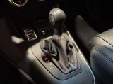 6速デュアロジックはイタリア車らしいリズミカルな走りをお楽しみいただけます!
