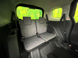 3列目シートはもちろん状態良好☆大人でもゆったりと座って頂けますので、大人数でのお出かけもラクラクです♪ご家族で、気の知れた仲間で、ドライブに行くのが楽しみですね♪