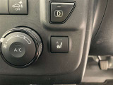 運転席、助手席にはシートヒーターが付いています。最近の冬場は例年よりも寒くなっています。。。シートヒーターがあるとないとじゃ大違い!ぜひお試しあれ!