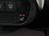 運転席にはシートヒーターが付いています!寒い日に便利な装備ですね。