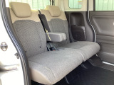 ゆったりとくつろげる後部座席です♪