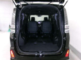 ラゲッジスペース!ワンタッチで折りたためるサードシート!