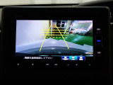 バックも安心のリアカメラ付いています。リアカメラがあると、いつでも安全にバックできますね。死角も減ります。3ビュー切り替え、ガイド線表示なので便利です。