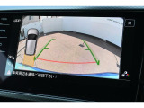 【リヤビューカメラ(Rear Assist)】後方確認や障害物検知をアシストし、安全な駐車をサポート。